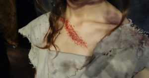 ハロウィンでメイクシールを使って本格的な仕上りにする方法