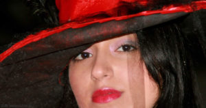 ハロウィンメイクで魔女のテーマにするとウケる理由